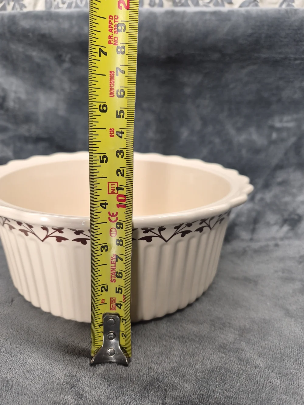 Paula Deen 2 Quart Fall Havest Covered Round Casserole Dish Cream/brown Leaf